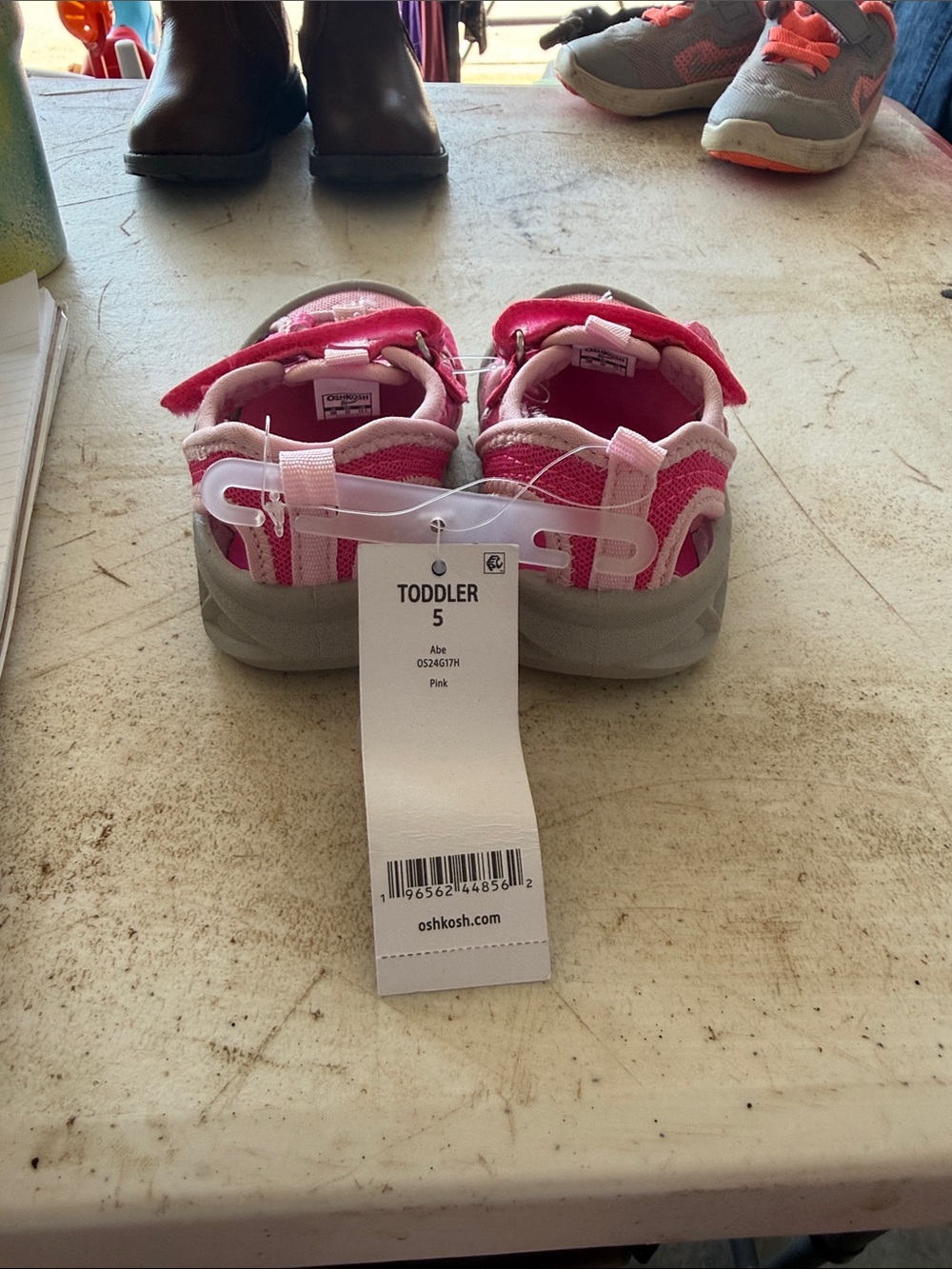 OshKosh B'gosh Pink Mesh Hook-and-Loop Toddlers' Sandals with Gray Soles - Picture 2 of 2